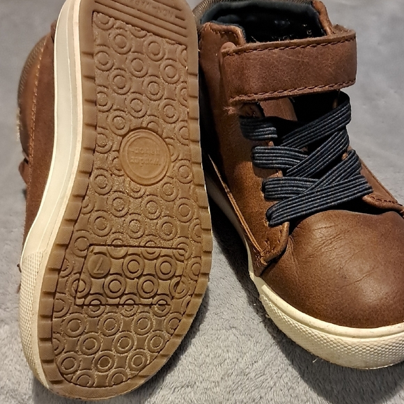 Boy- - Picture 2 of 3